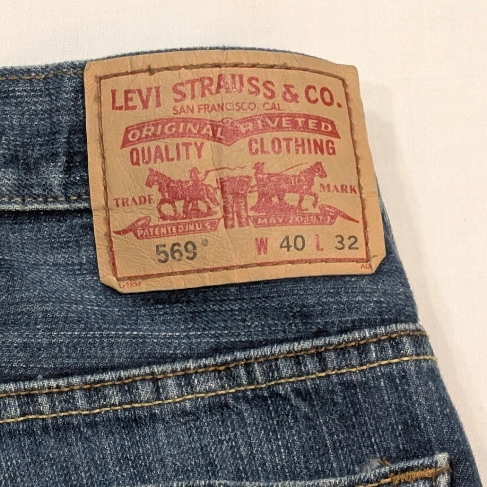 Levi's 569 Loose Straight Jeans Men's 40x32 Medium Wash Blue Denim